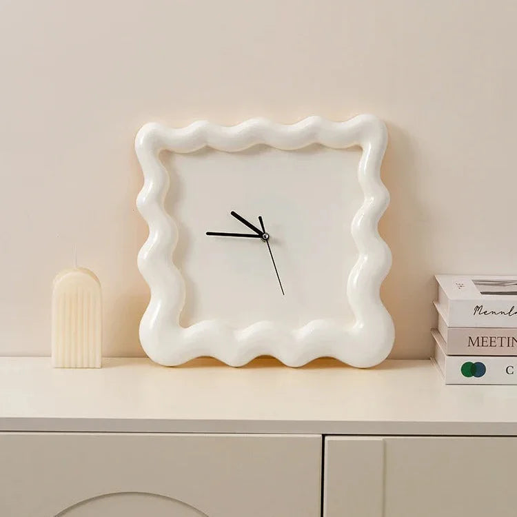 Wandklok Wit Golvend Frame 30cm Minimalistisch ABS Woonkamer Slaapkamer Modern | Restfield